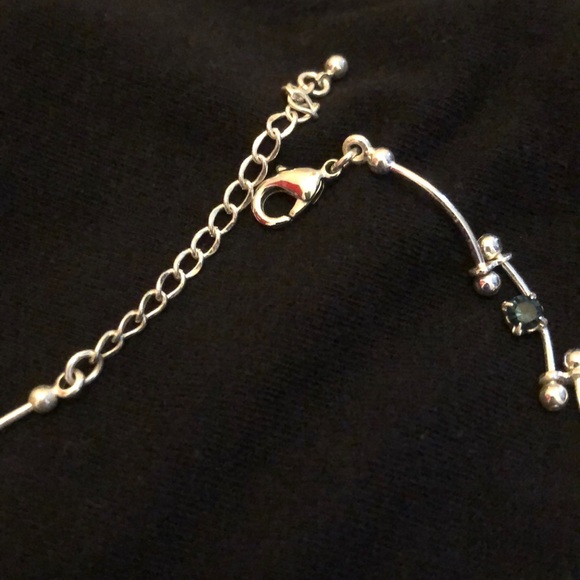 🎉HP🎉🆕💎Blue Stone Flower Patterned Necklace💎 - Picture 4 of 6